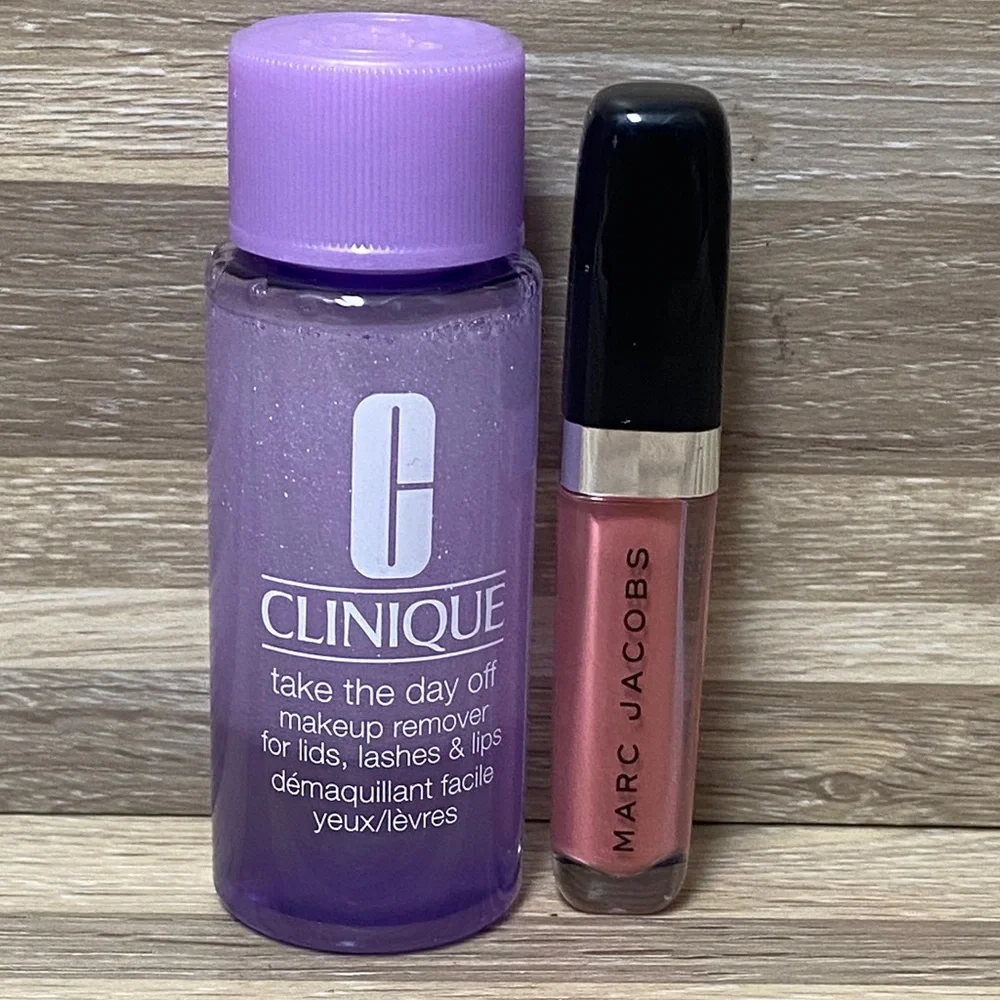 Clinique Makeup Remover and Marc Jacobs Lip Gloss 382 sugar high
